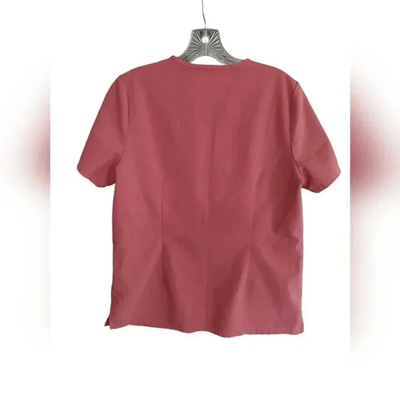 Figs desert Beat It Pink three pocket scrub top size medium - Picture 4 of 5